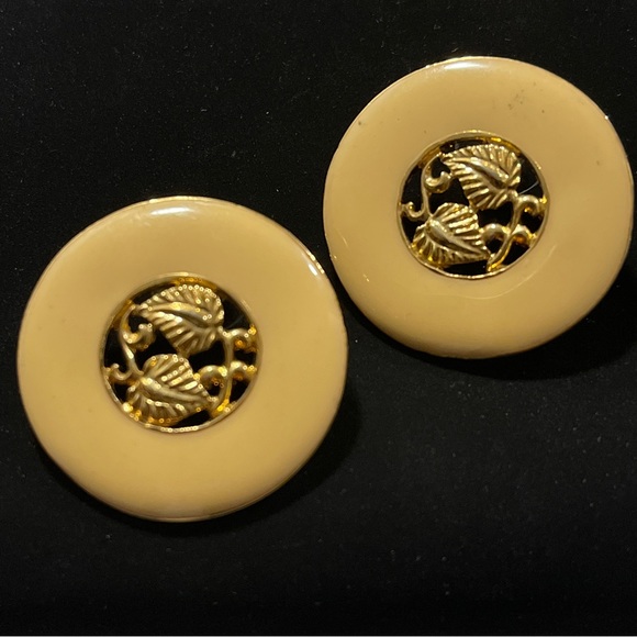 ✨Beautiful Vintage Round Earrings - Picture 1 of 2